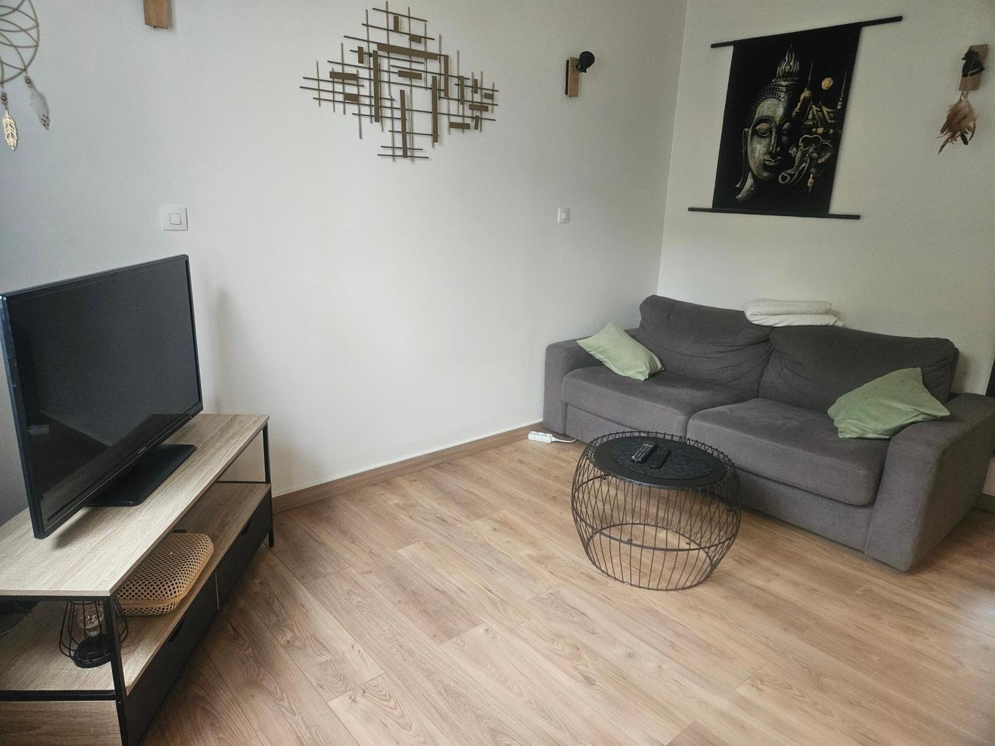 Appart T2 Avec Cour Tours Kültér fotó