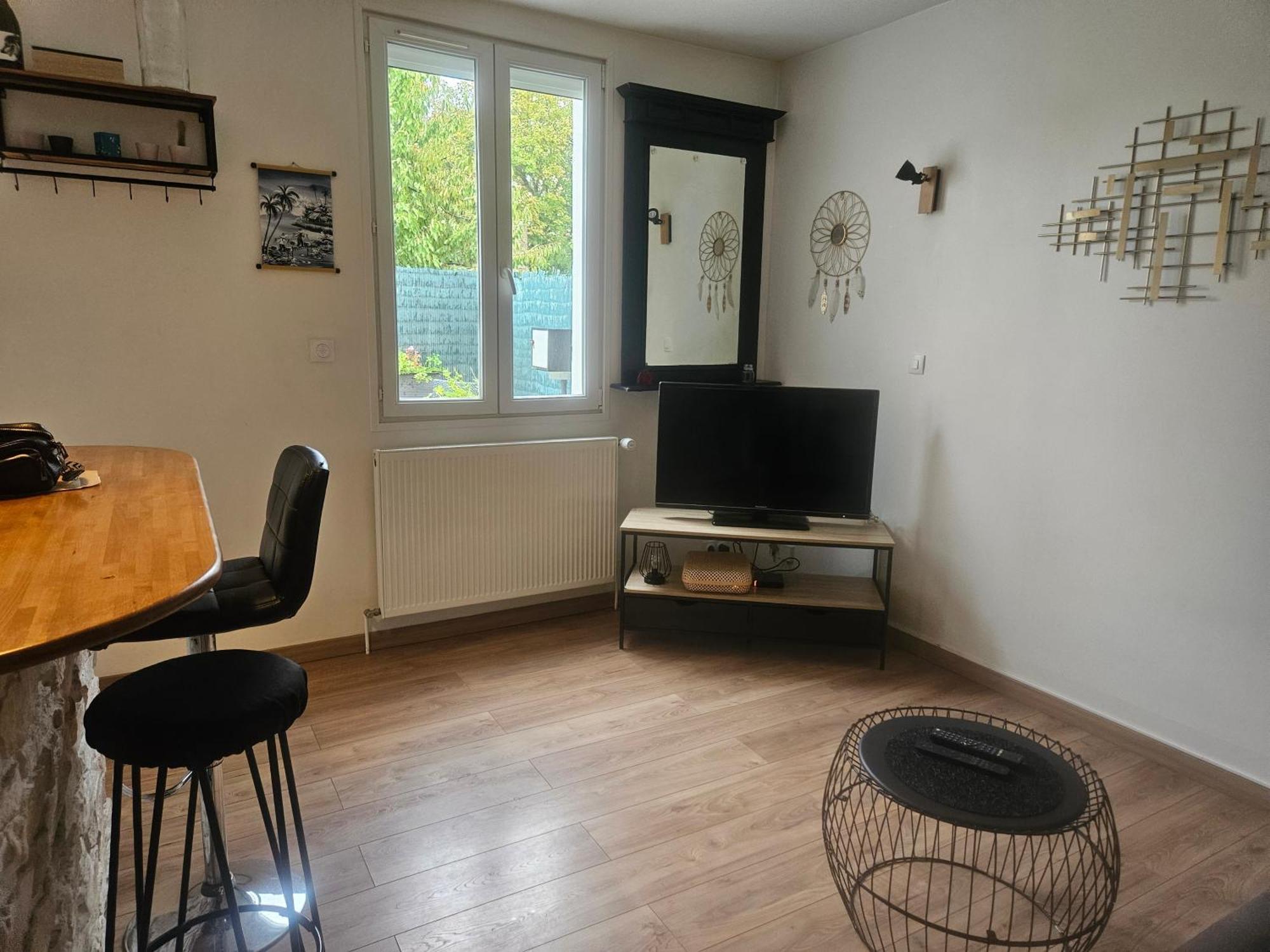 Appart T2 Avec Cour Tours Kültér fotó